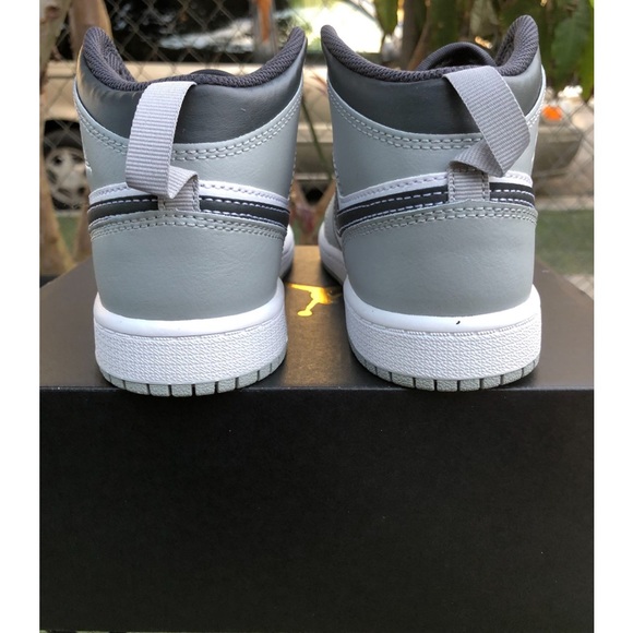Air Jordan 1 Mid “Light Smoke Grey” Size 10c Toddler - Picture 3 of 8